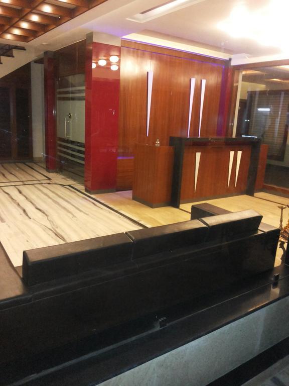 Hotel Sangat Plaza Bhopal Bagian luar foto