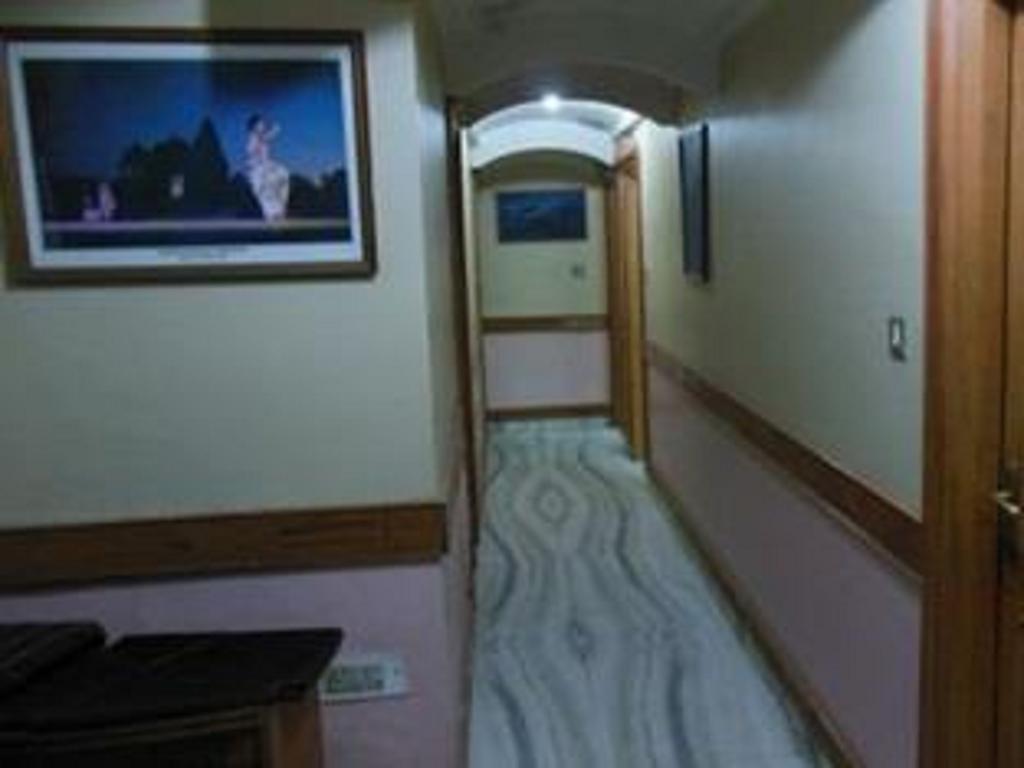 Hotel Sangat Plaza Bhopal Bagian luar foto